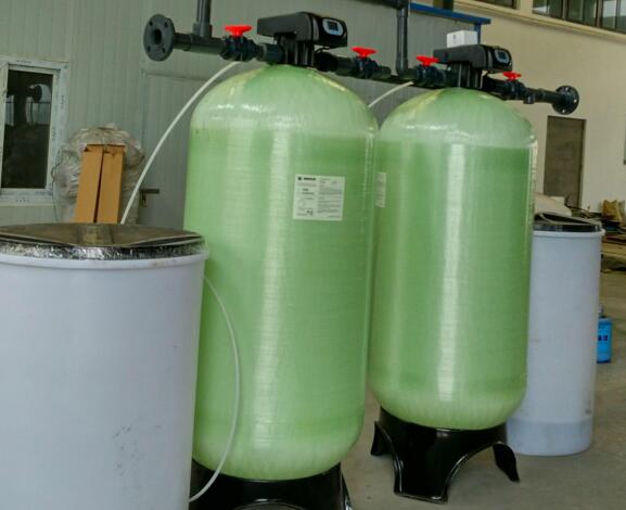 軟化水設(shè)備時(shí)間型和流量型有什么區(qū)別？